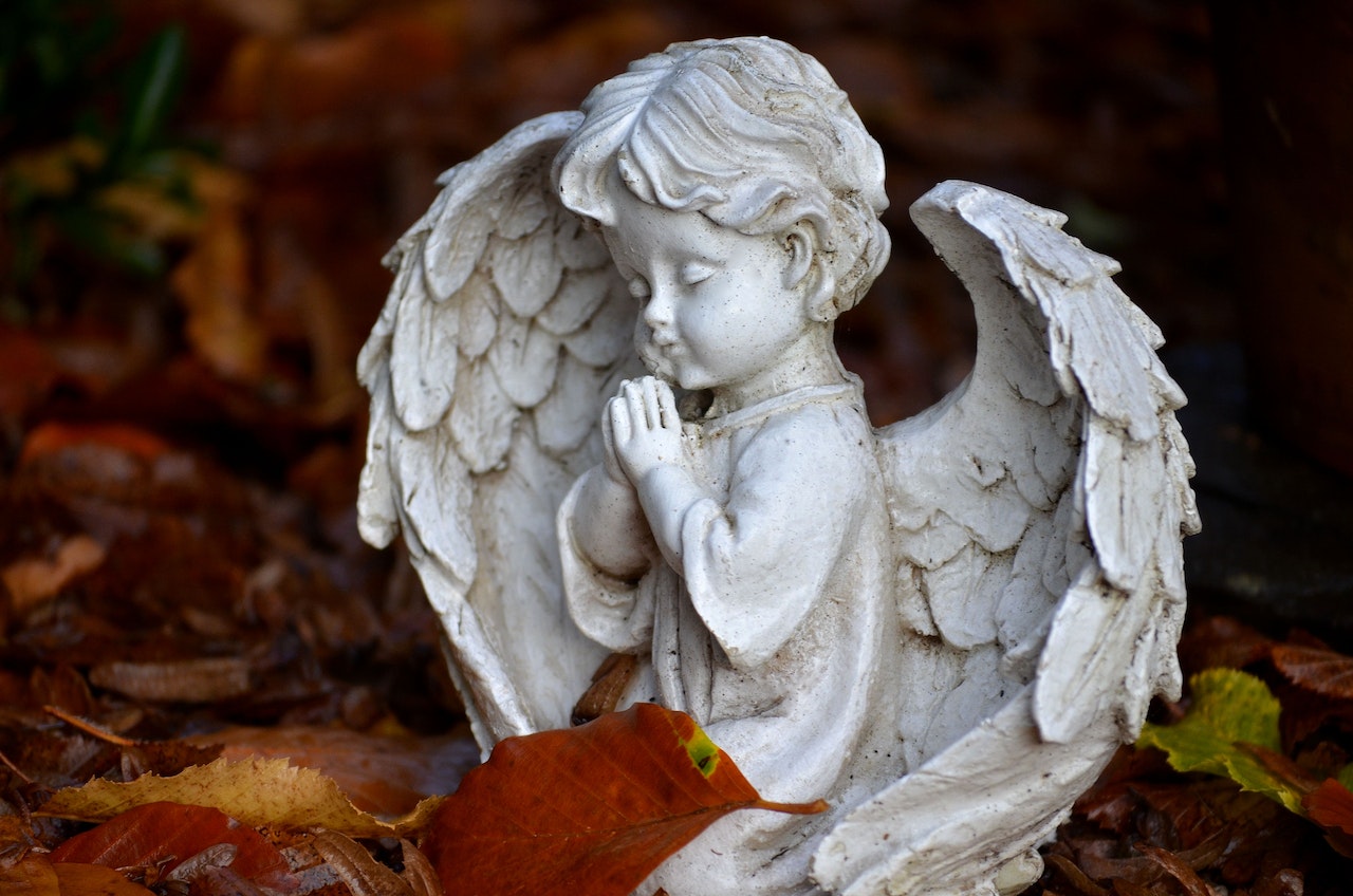 Connecting With Spirit Guides And Angels For Guidance - A Guide To Finding Inner Peace