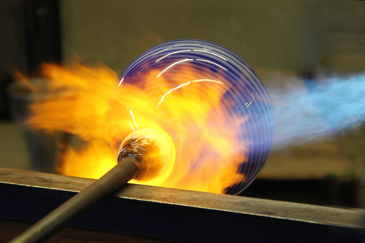 The art of glassmaking 