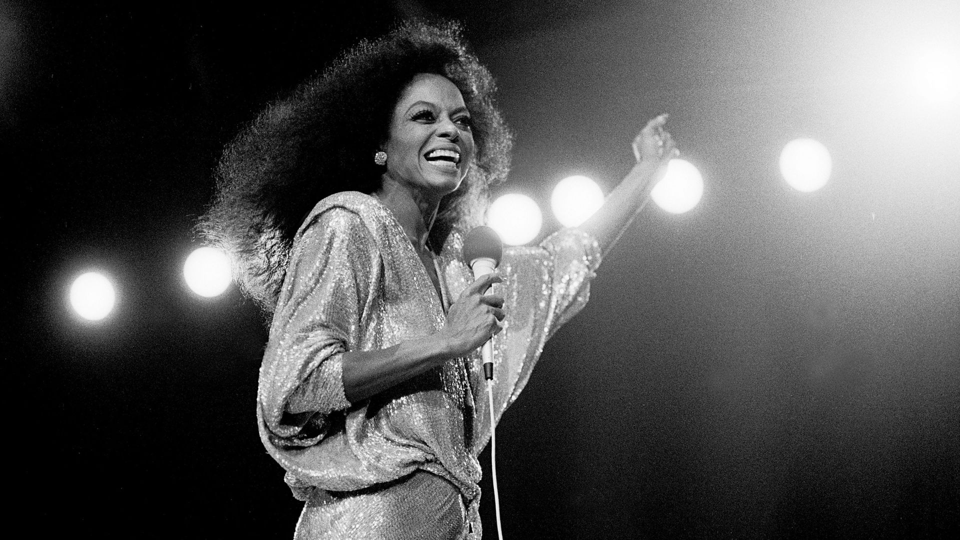 Diana Ross Singing On A Stage