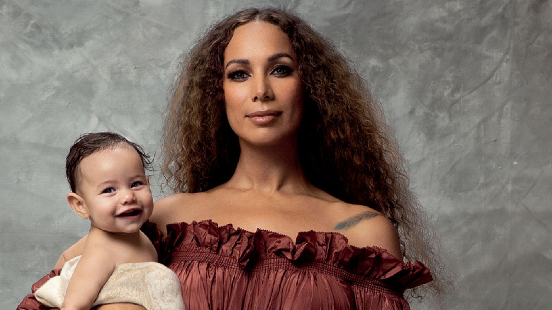 Leona Lewis With Her Newborn Daughter