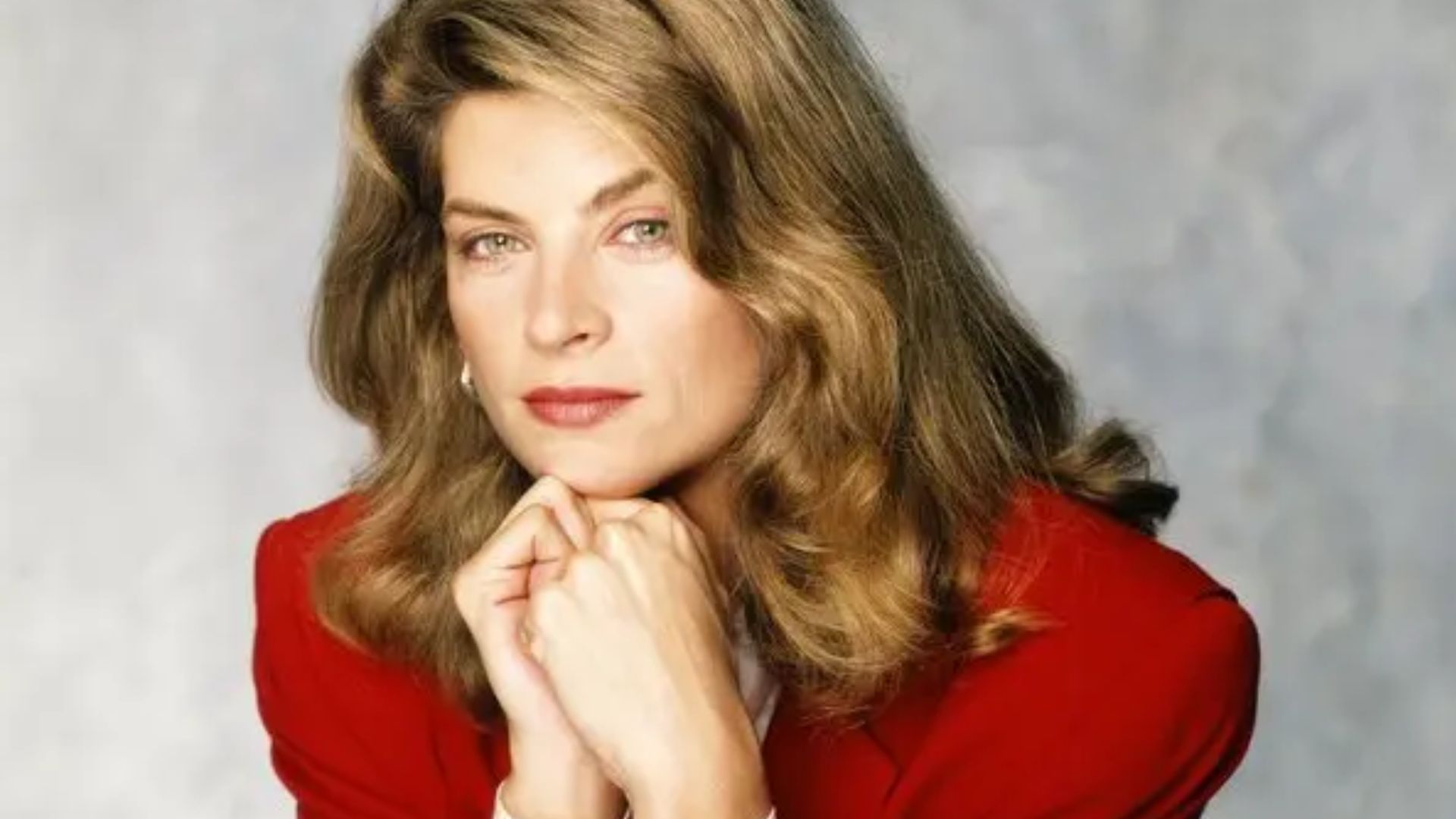Kirstie Alley Face Resting On Hands
