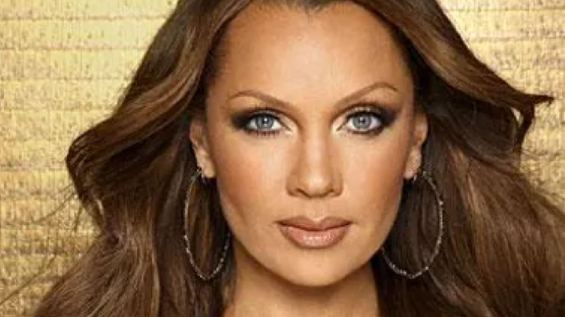 Vanessa Williams With Attractive Eyes