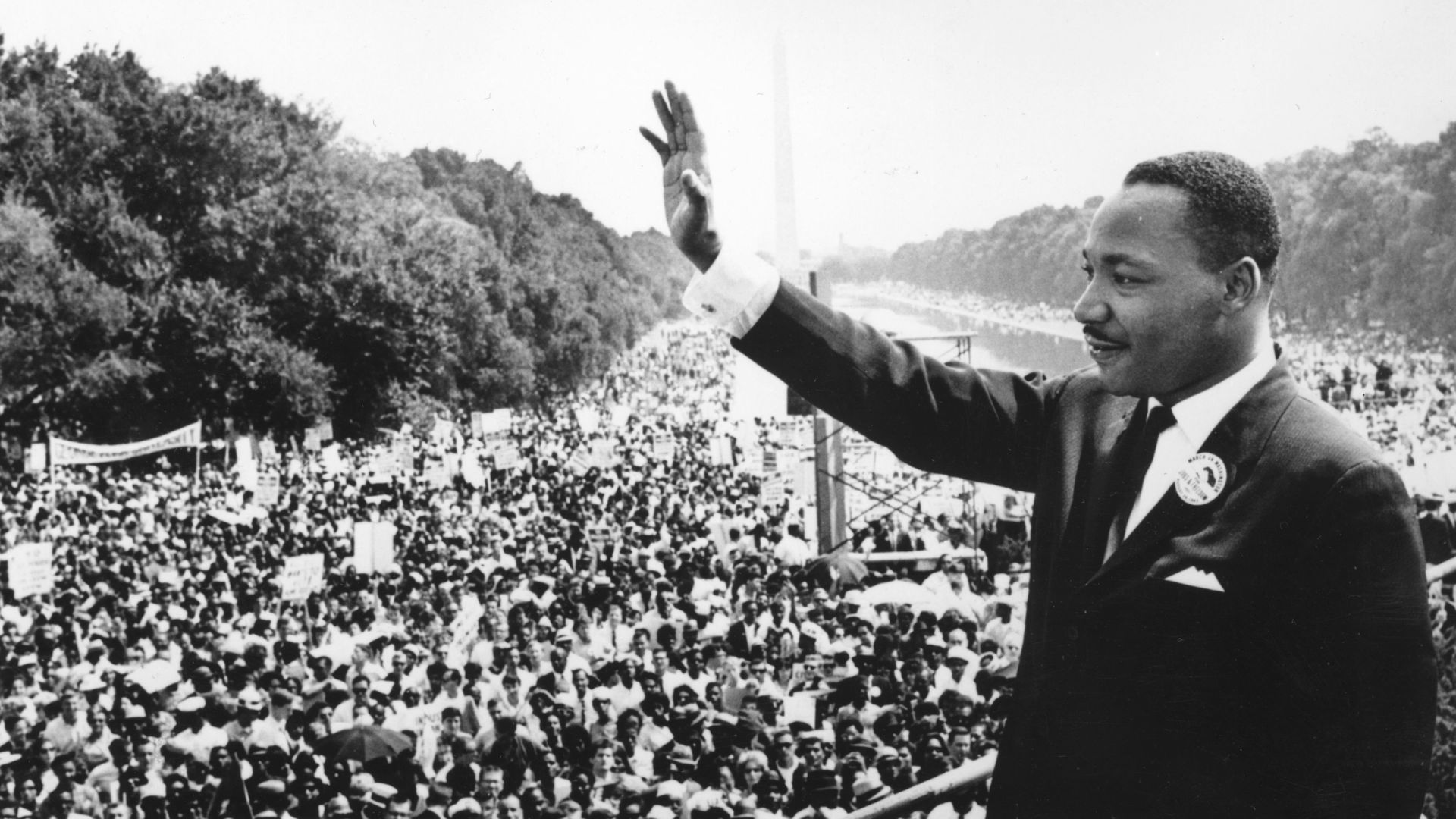 Martin Luther King Jr. Adressing To People