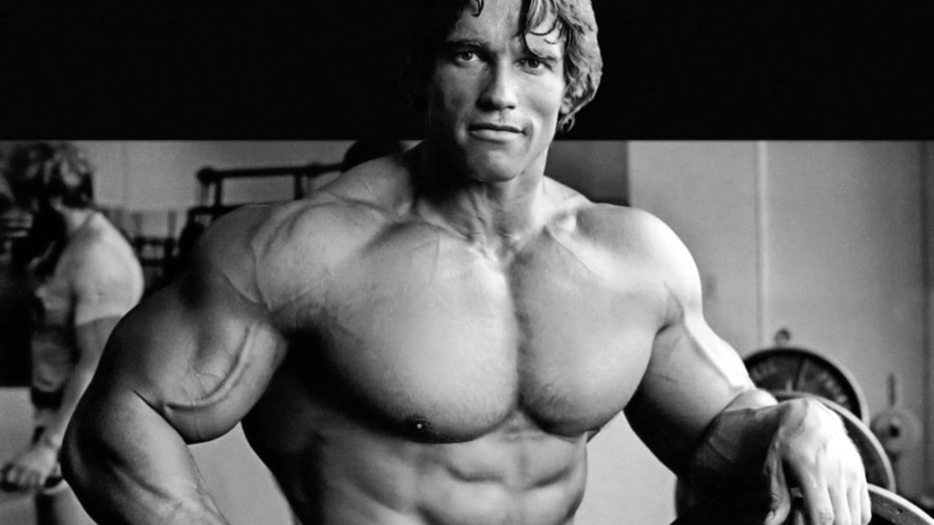 Arnold Schwarzenegger Working In Gym